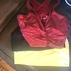 Sketchers sports top